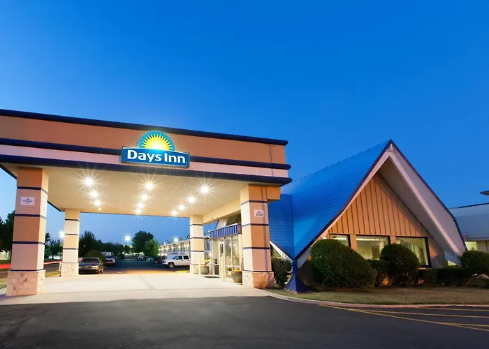 Hotel with view: Days Inn By Wyndham Norman
