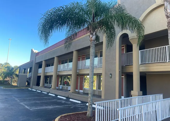 Pet Friendly hotel: Quality Inn Kennedy Space Center