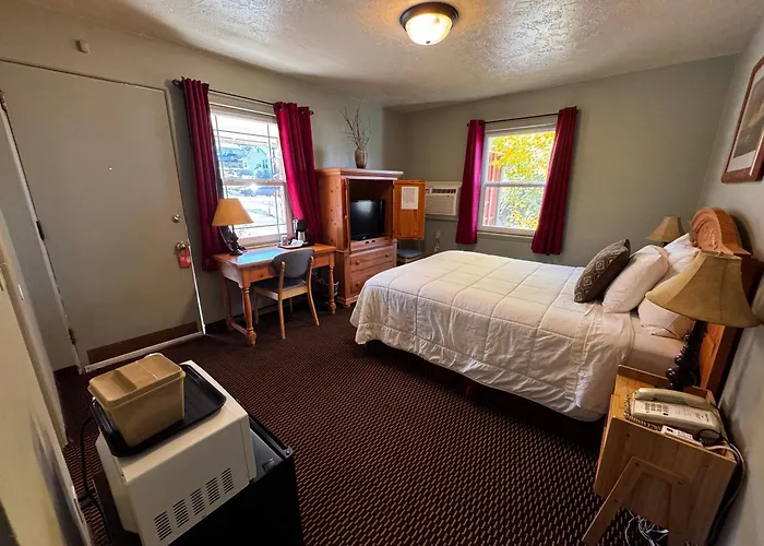 Pet Friendly hotel: Rugged Country Lodge