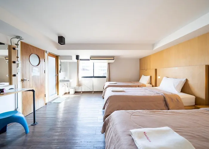 Koenji Guest House & Bar