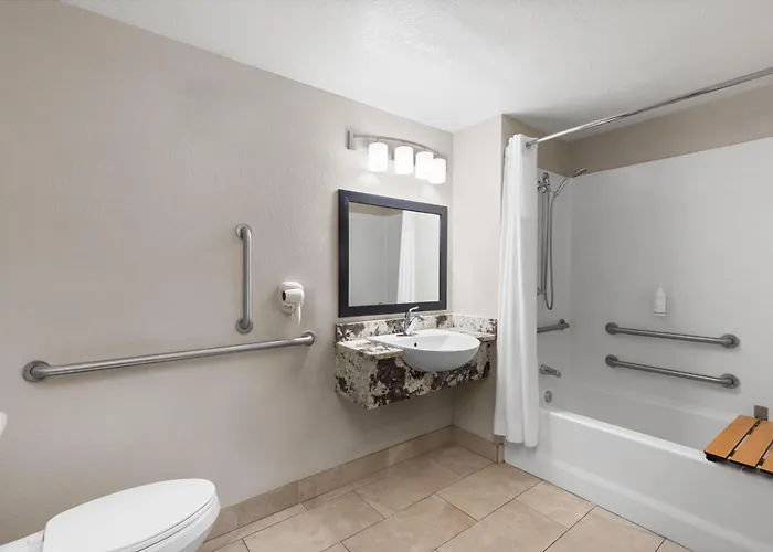 Hotel: Days Inn By Wyndham Charleston Wv