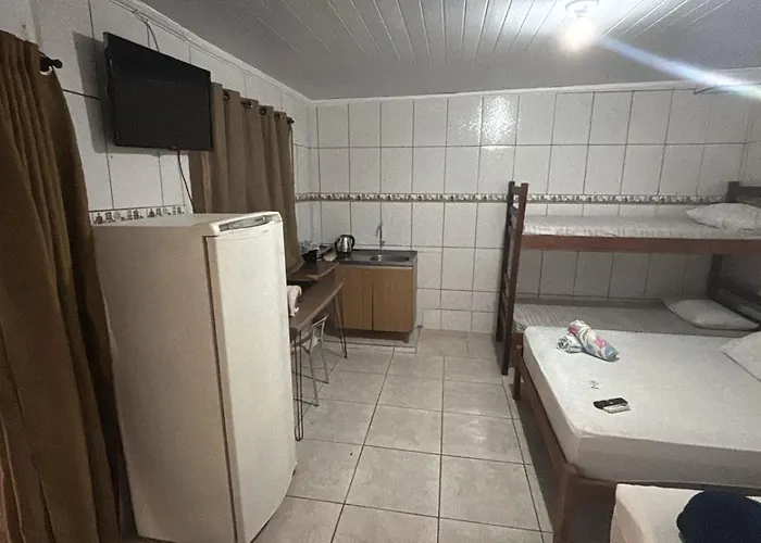 Recanto Pousada JU&JU com piscina COMPARTILHADA