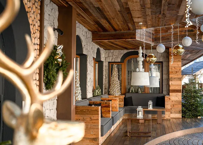 Hotel Con Piscina Croce Bianca Leisure & Spa