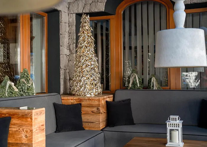 Hotel Con Piscina Croce Bianca Leisure & Spa