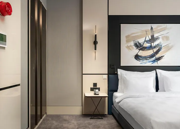 Airport Hotel: Crowne Plaza Istanbul Tuzla Viaport Marina By Ihg