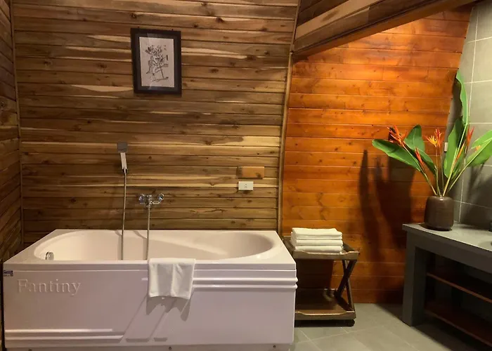 Hôtel avec piscine: Hang Mua Ecolodge