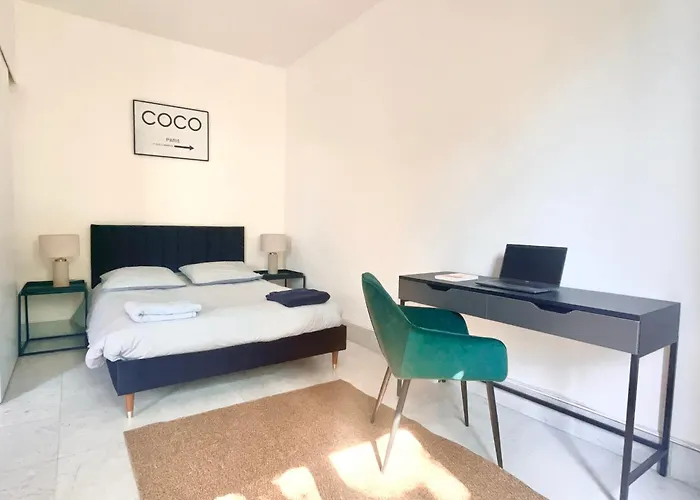 Apartment: Gustave - Charming Eiffel Tower Appartement -