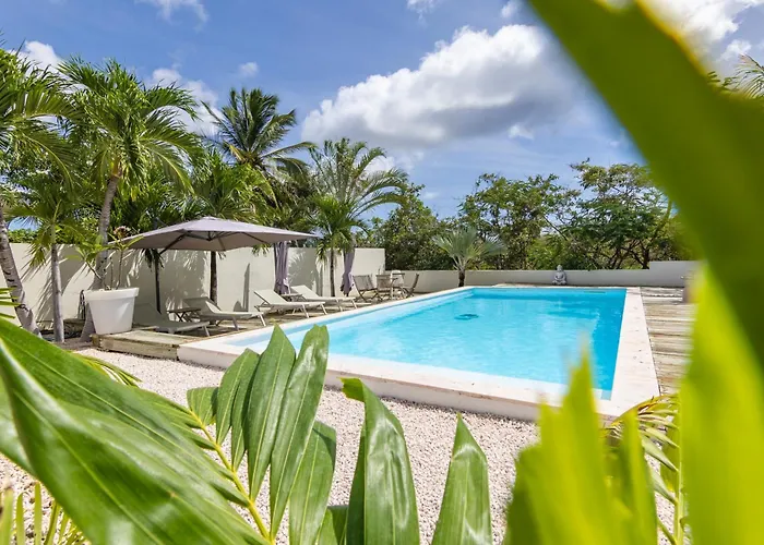 Indigo Apartments & Suites - 'Adults Only'