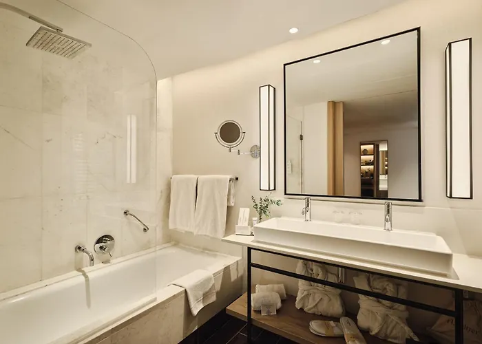 Jacuzzi hotel: Hospes Palau De La Mar, Valencia, A Member Of Design Hotels