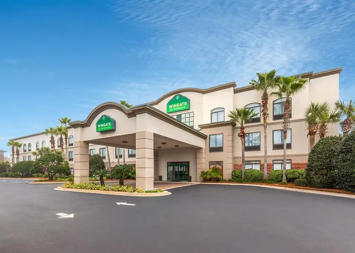 Hotel with pool: Wingate By Wyndham Destin