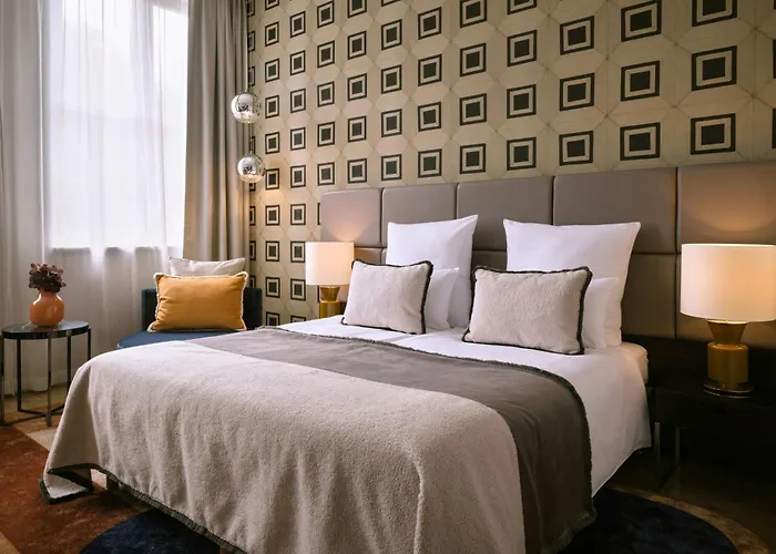 Posthouse Berlin Potsdamer Platz- Leonardo Limited Edition