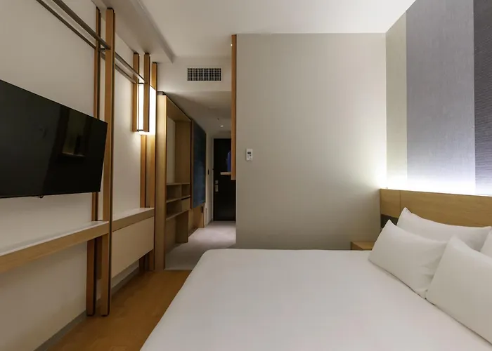 Hotel: Jr Kyushu Hotel Blossom Naha