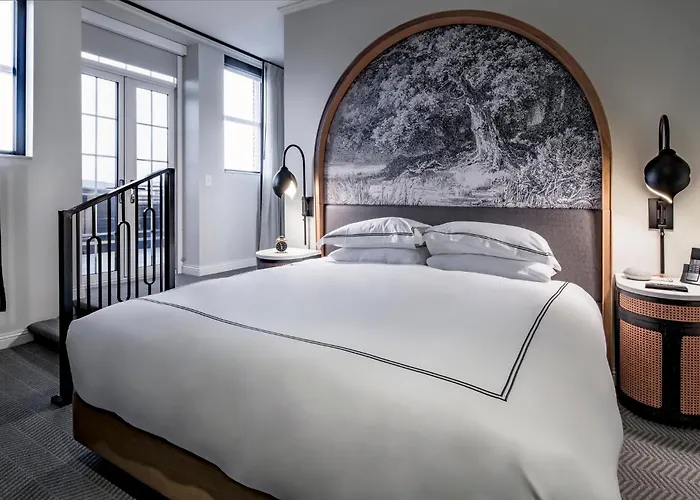 Jacuzzi hotel: Kimpton Cottonwood Hotel By Ihg