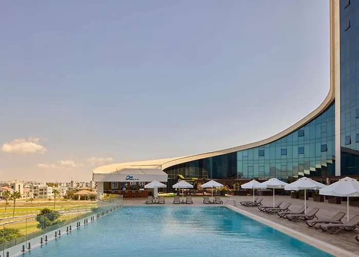 Hotels with pool Concorde Tower & Casino