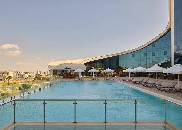 Hotels with pool Concorde Tower & Casino
