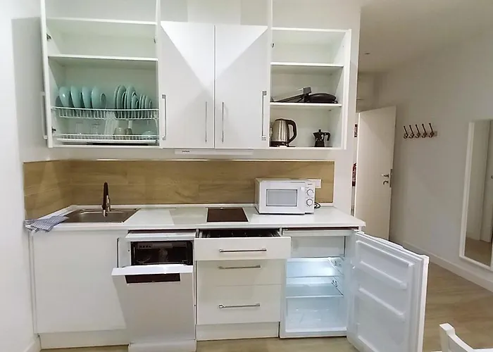  CASTRO Suites