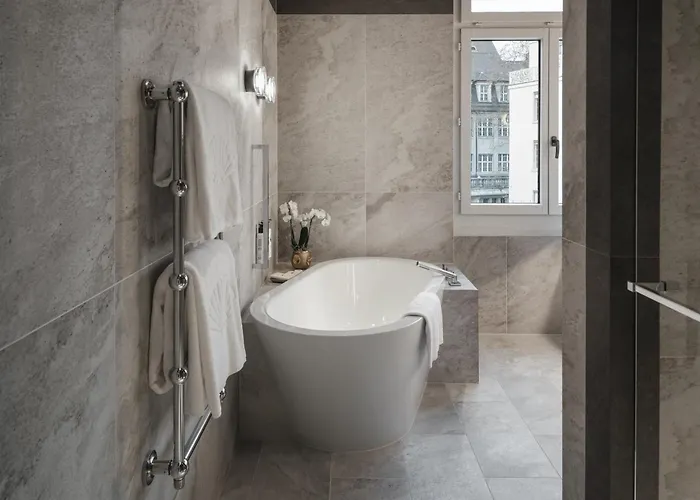  Mandarin Oriental Savoy