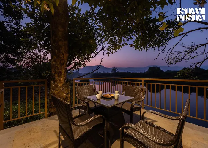 Stayvista At Impiana With Jacuzzi, Pet-Friendly, Wifi