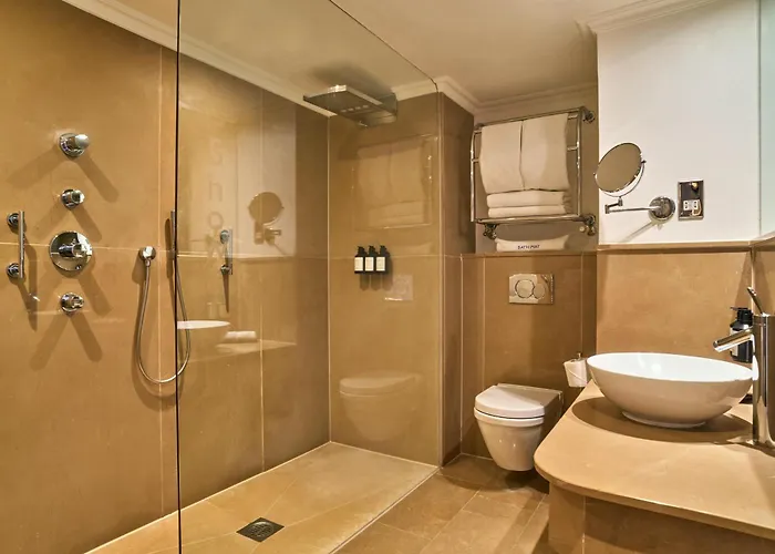 Hotel with view: Radisson Blu Hotel, London Bloomsbury