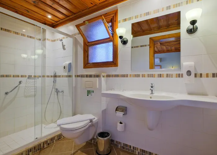 Hotel with Tennis: Montana Pine Resort