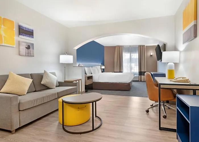 Comfort Inn & Suites Sacramento - University Area