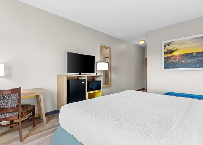 Days Inn & Suites By Wyndham Castle Rock