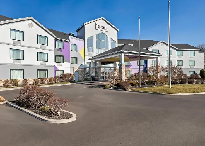 Beach hotel: Spark By Hilton Salt Lake City Central