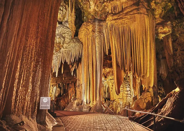 Pet Friendly hotel: Luray Caverns Motels