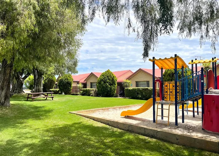 : Busselton Villas And Glamping Village