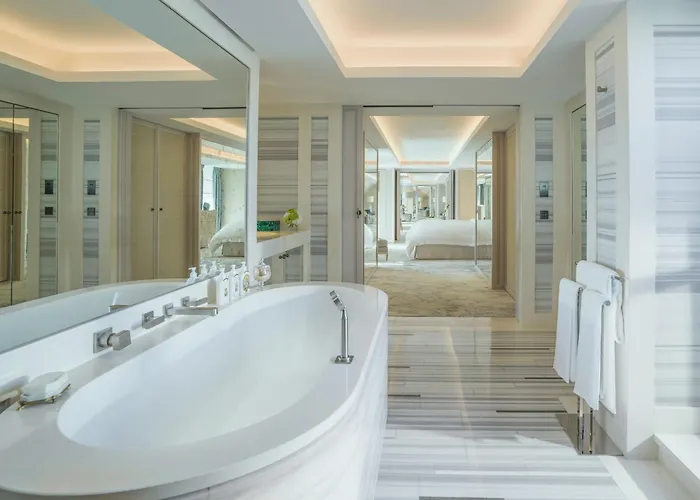 Hotel mit Pool: Hotel De Crillon