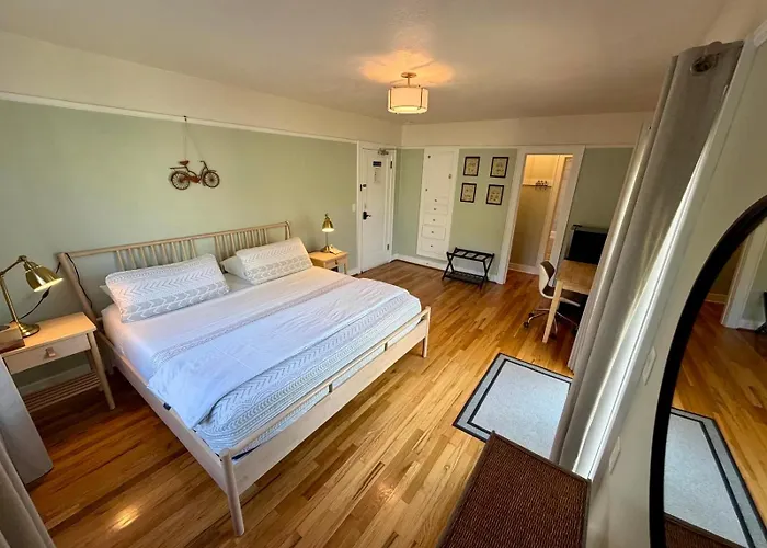 B&B only: Riverpath Inn