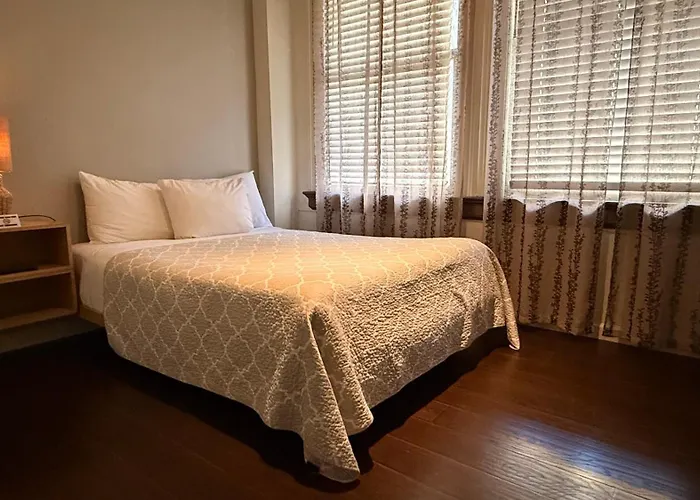 Touchstone Hotel - City Center