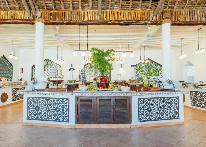Hôtel 5 étoiles: Bluebay Beach Resort & Spa