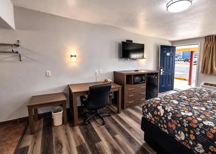 American Inn & Suites