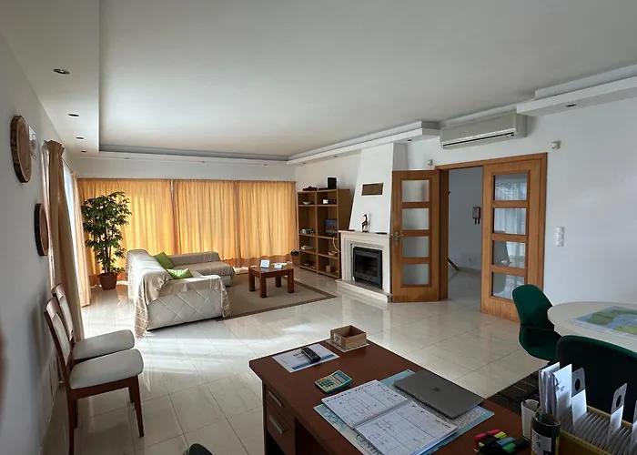 Hotel Aeroporto: Azores Holidays House -B&B - Suites - Self Check-In Keyboard