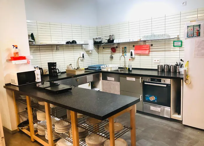 Hotel near College: All Iron Hostel