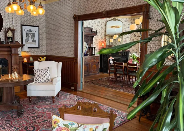 Elmwood Heritage Inn