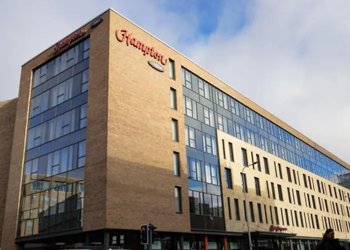 Hotel Aeroporto: Hampton By Hilton Edinburgh West End