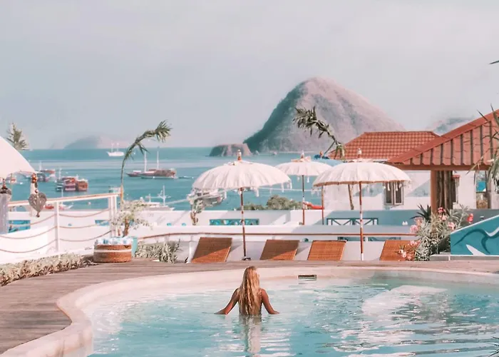 Seaesta Komodo & Hostel