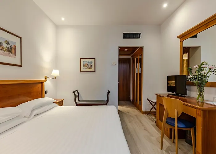 Hôtel 5 étoiles: Hotel Diplomatic