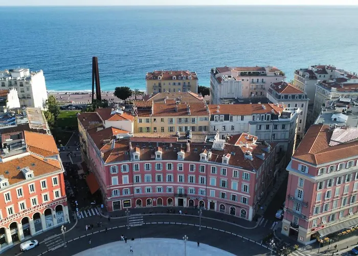 Pet Friendly hotel: Hotel De La Mer
