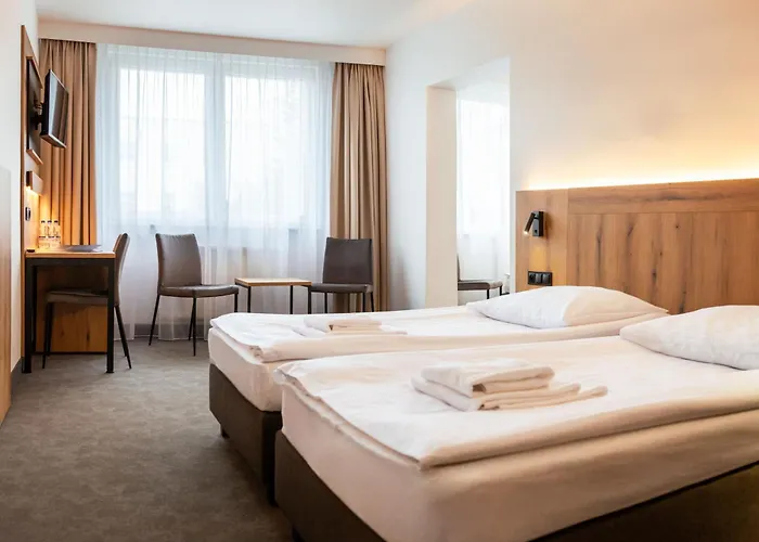 Cheap hotel: Hotel Zawisza