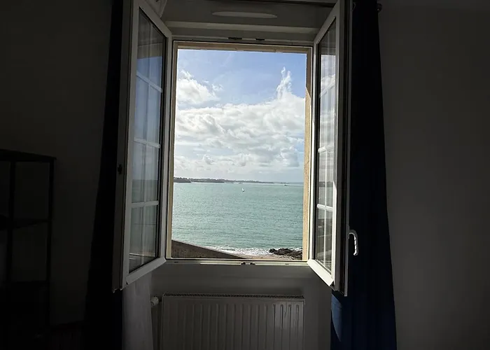 La Porte Saint Pierre-Logis Intra Muros