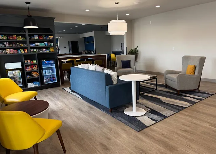 Family Hotel: Comfort Inn & Suites Olathe - Kansas City