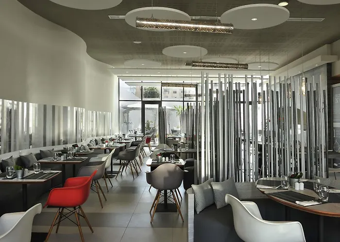 Hotel: Ibis Casa Voyageurs