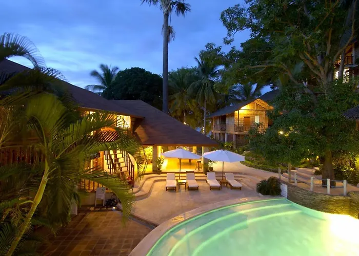 Hotel near College: El Galleon Beach Resort