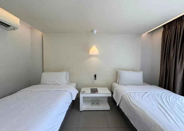 Leblanc Hotel