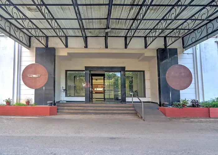 Super Townhouse Kakinada Nagamalli Thota Junction