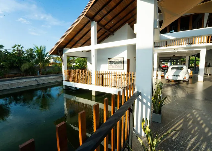 5 star hotel: Uppuveli Beach By Dsk