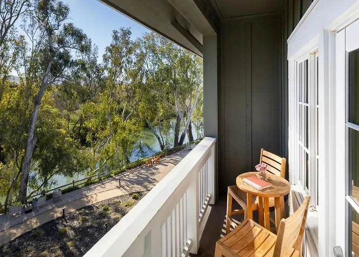 River Terrace Inn